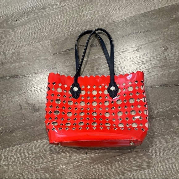 Spartina 449 Daisy Dash Vibrant Red Laquer Tote medium size leather EUC - Picture 1 of 7